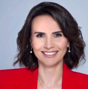 KAGİDER'de Başkanlık Koltuğuna Esra Bezircioğlu Oturdu 8 Esra Bezircioğlu, KAGİDER
