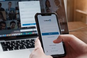 LinkedIn, Yapay Zeka Destekli Copy Suggestions Aracını Kullanıma Sunuyor 6 LinkedIn