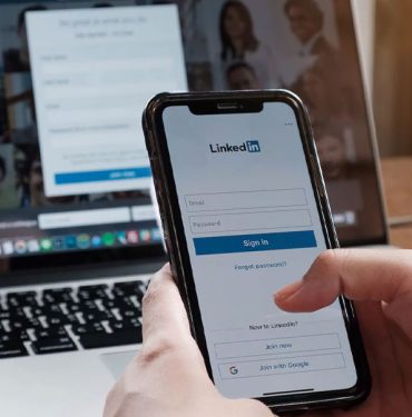 LinkedIn, Yapay Zeka Destekli Copy Suggestions Aracını Kullanıma Sunuyor 9 LinkedIn