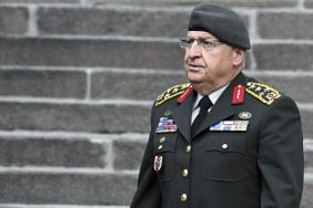 Orgeneral Yaşar Güler: Türkiye'nin Yeni Milli Savunma Bakanı 7 Yaşar Güler, Milli Savunma Bakanı