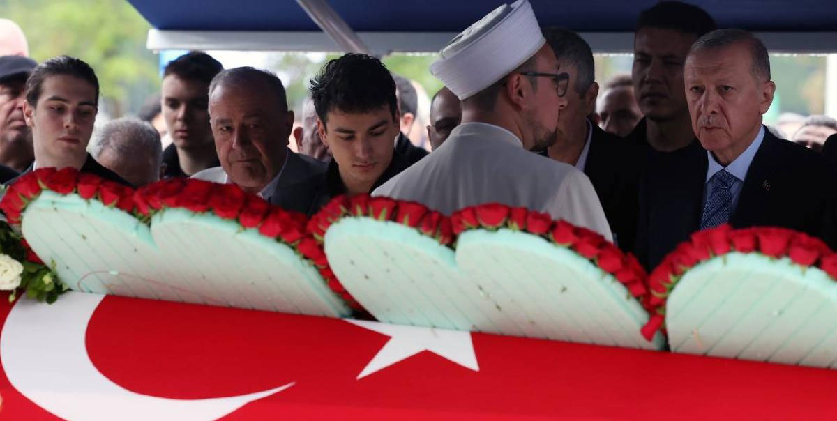 Sabah Gazetesi Başyazarı Mehmet Barlas Son Yolculuğuna Uğurlandı 2 Mehmet Barlas'ın cenazesi
