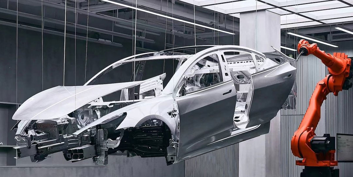 Tesla, "Giga Lab" Konsept Mağazasını Açtı: Araç Üretimi 45 Saniyede Gerçekleşiyor 3 Tesla, Giga Lab
