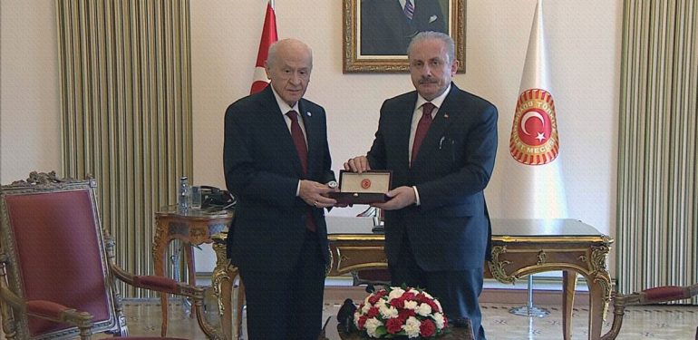 Türkiye Büyük Millet Meclisi'nde Dönem Değişti: Devlet Bahçeli Meclis Başkanlığına Getirildi 6 Devlet Bahçeli, Mustafa Şentop