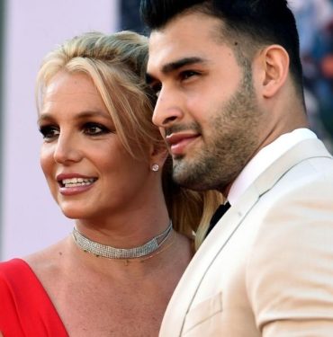 Britney Spears ve Sam Asghari Boşanıyor: Aldatma İddiaları ve Ünlü Boşanma Avukatı 9 Britney Spears, Sam Asghari