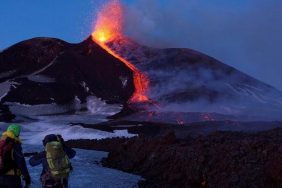 Etna Yanardağı'ndaki Aktivite, Sicilya'da Uçuşları Etkiledi 1 Etna Yanardağı