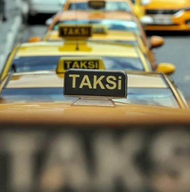 İBB'den Taksicilere Tepki: "Hizmet Aksarsa Gereği Yapılır" 2 Taksi