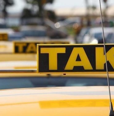 İstanbul'da Taksilere Yeni Tarife: Zam Gece Yarısından İtibaren Uygulamada 2 Taksi
