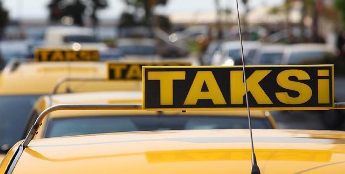 İstanbul'da Taksilere Yeni Tarife: Zam Gece Yarısından İtibaren Uygulamada 2 Taksi