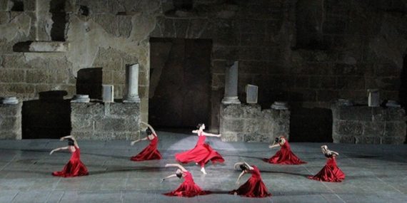 Aspendos’ta Cumhuriyet’in Asırlık Yüzü Tarihi Sahnesi Aydınlattı