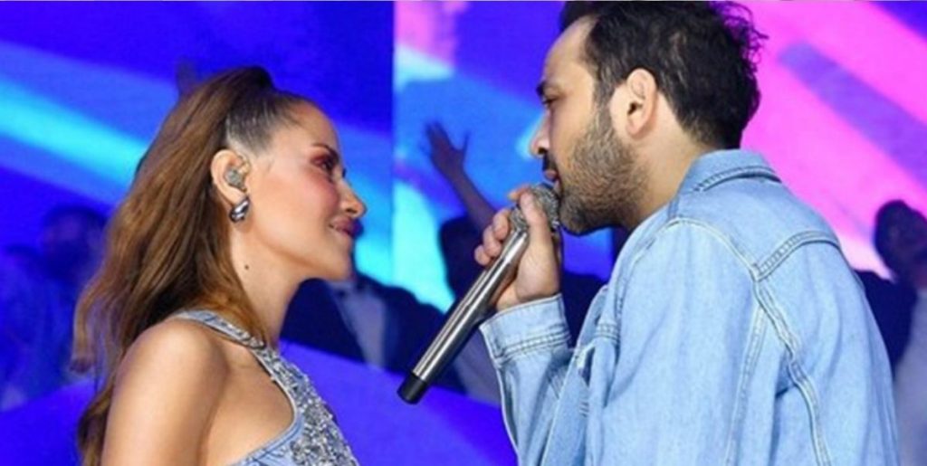 Derya Uluğ, Müzik ve Aşk Dolu Bir Geceyle Harbiye Açık Hava Sahnesini Büyüledi 1 Derya Uluğ, Harbiye Açıkhava Konseri