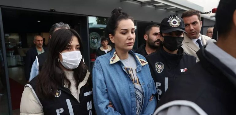 Dilan Polat Mahkemede Bayıldı: Polat Ailesi ve Diğer Şüphelilerin Yargı Sürecinde Son Dakika Gelişmeleri 6 Dilan Polat Mahkemede Bayıldı