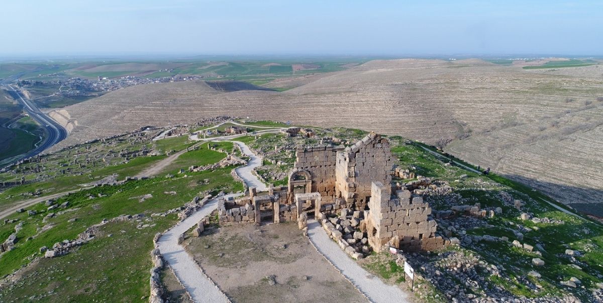 Diyarbakır'daki Tarihi Harikada Büyük Keşif: Zerzevan Kalesi'nin 1900 Yıllık Sırları Gün Yüzüne Çıkıyor 3 Zerzevan Kalesi, Diyarbakır