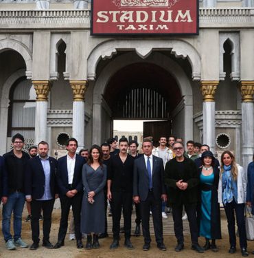 Fenerbahçe Başkanı Ali Koç'un "Zaferin Rengi" Filminin Setine Özel Ziyaret 2 Ali Koç'un set ziyareti!