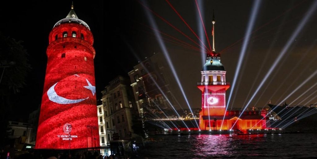 Galata ve Kız Kuleleri'nde ışık gösterileri