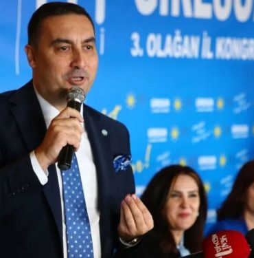 İYİ Parti'nin İstanbul Atağında Burak Akburak Sürprizi: Büyükşehir Adayları Belirleniyor! 3 Burak Akburak, İyi Parti