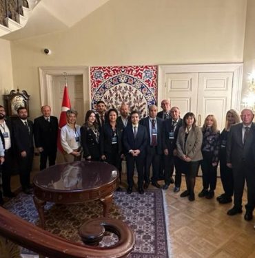 İzmir'in Lezzetleri Londra'ya Damga Vurdu: İZTO'dan Anlamlı İş Görüşmeleri 8 İZTO'dan Londra Ziyareti