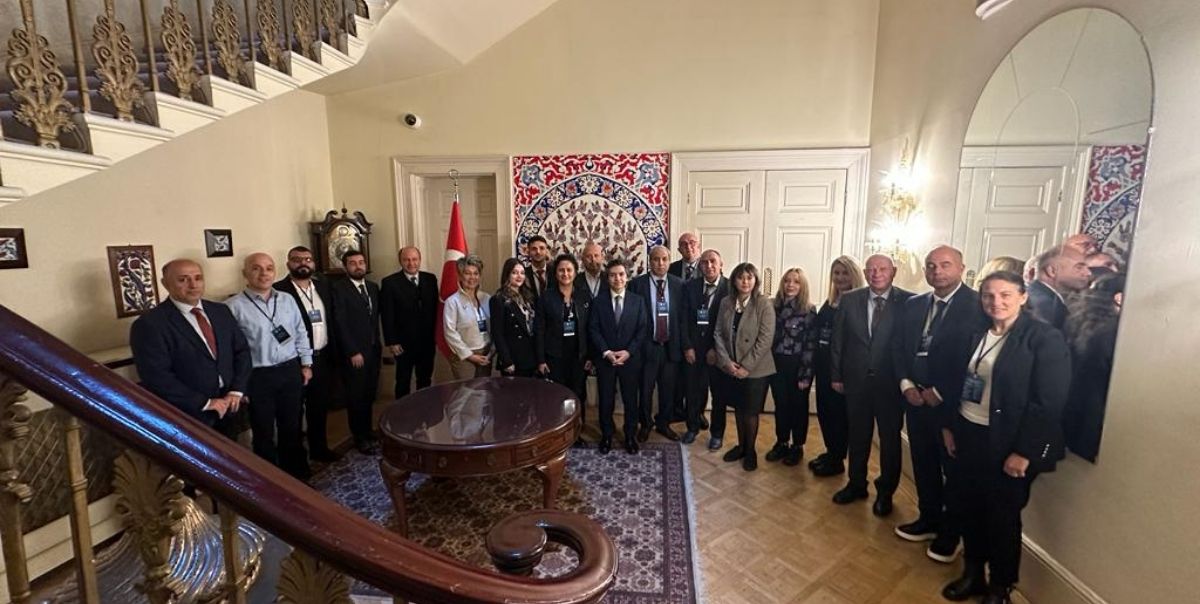 İzmir'in Lezzetleri Londra'ya Damga Vurdu: İZTO'dan Anlamlı İş Görüşmeleri 2 İZTO'dan Londra Ziyareti