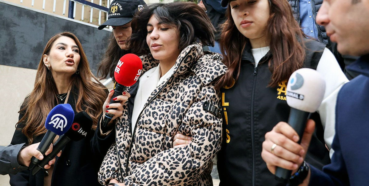 Nihal ve Bahar Candan Kardeşler Adliyeye Sevk Edildi: Vurgun İddialarının Perde Arkası 2 Nihal ve Bahar Candan Kardeşler Adliyeye Sevk Edildi