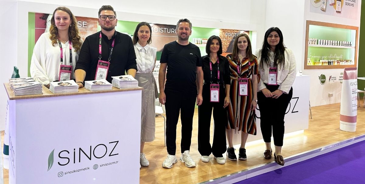 Sinoz Kozmetik, Beautyworld Middle East Fuarı'nda Göz Kamaştırdı! 2 Sinoz Kozmetik, Beautyworld Middle East Fuarı'nda