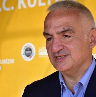 Türkiye, Antik Değerlere Önemli Yatırımlar Yapıyor: Bakan Ersoy, Antalya ve Efes Kazıları İçin Dev Bütçeler Açıkladı 10 Mehmet Nuri Ersoy