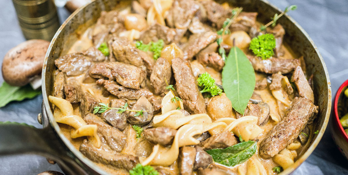 Klasik Rus Mutfağından: Beef Stroganoff Tarifi 1 Beef Stroganoff