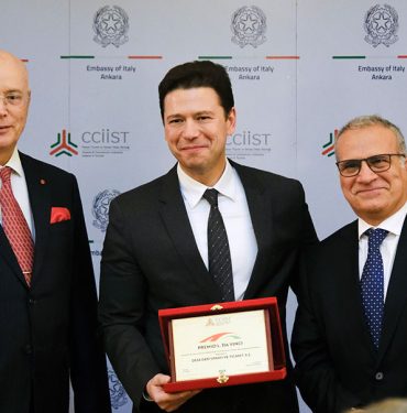 Desa Der İkili Ticari İlişkilerde Yatırımcı Ödülleri Ödülü