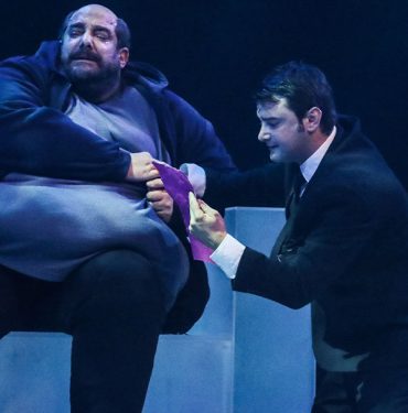 Enis Arıkan, Balina Tiyatro Oyunu