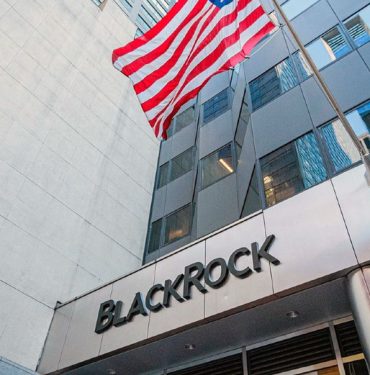 BlackRock, Küresel İş Gücünün Yaklaşık %3'ünü İşten Çıkaracak 4 BlackRock