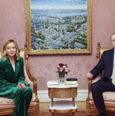 Cumhurbaşkanı Erdoğan, İtalya Başbakanı Meloni'yi İstanbul'da Ağırladı 5 Giorgia Meloni, Recep Tayyip Erdoğan