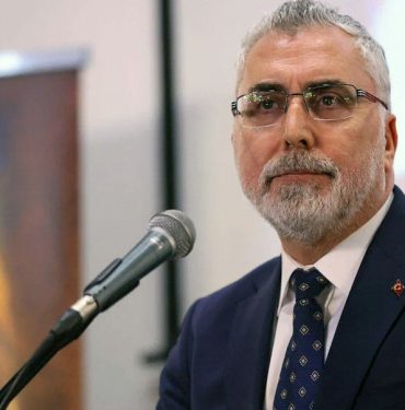 Bakan Işıkhan'dan İş Kanunu Müjdesi: Toplantılar Başladı! 8 Çalışma ve Sosyal Güvenlik Bakanı Vedat Işıkhan