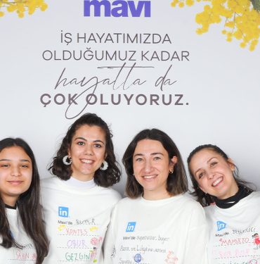 Mavi, 8 Mart Kadınlar Günü Kutlaması