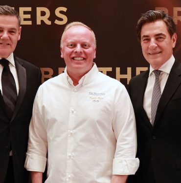 29 Şubat'ta Unutulmaz Bir Gastronomik Gece: Şef David Bizet ile “Ultimate Experience” 5 Jonathan Crook, Şef David Bizet, Selcuk Tümay, Brothers, Ultimate Experience, The Peninsula Istanbul