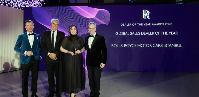 Rolls-Royce Motor Cars İstanbul'a "Yılın Bayisi" Ödülü 6 Rolls-Royce Motor Cars İstanbul Ödül Töreni