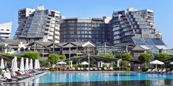 Antalya’da Bir Otelde “Milliyet Farkı Ücreti” Skandalı: Türk Müşteriden Ekstra Ücret Talebi