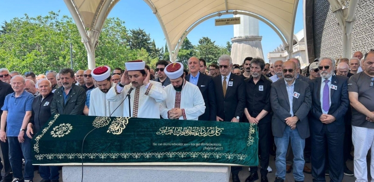 Ahmet Uğurlu Toprağa Verildi 6 ahmet-ugurlu-topraga-verildi-Z2QkYvG4.jpg