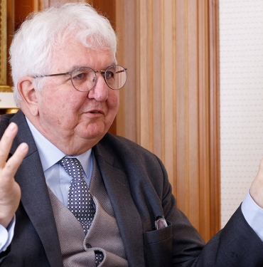 AMB Şahin Üyesi Holzmann'dan Faiz Kararı Uyarısı 2 amb-sahin-uyesi-holzmanndan-faiz-karari-uyarisi-OHNGIWSJ.jpg