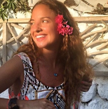Ayşe Özyılmazel: Sanatçının Hayatı ve Kariyeri 10 ayse-ozyilmazel-sanatcinin-hayati-ve-kariyeri-7RFsnLzi.jpg