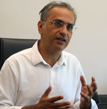 Yapay Zekanın İşgücüne Etkisi: Beyaz Yakalıların Geleceği Tehlikede 4 Prof. Dr. Barış Erdoğan