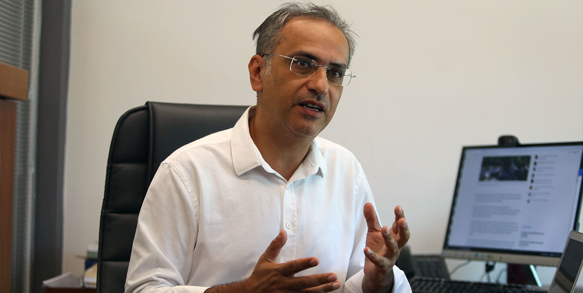 Yapay Zekanın İşgücüne Etkisi: Beyaz Yakalıların Geleceği Tehlikede 2 Prof. Dr. Barış Erdoğan