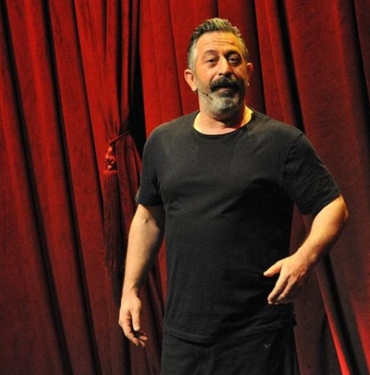 cem-yilmazdan-aciklama-seyirciye-sinirlenip-sahneyi-terk-etmedim-LUvJxStx.jpg