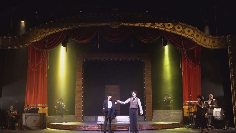 Charlie Chaplin'in Hayatı 'Chaplin' Oyunuyla Sahneleniyor 1 Oyuncular ve Yapım Ekibi