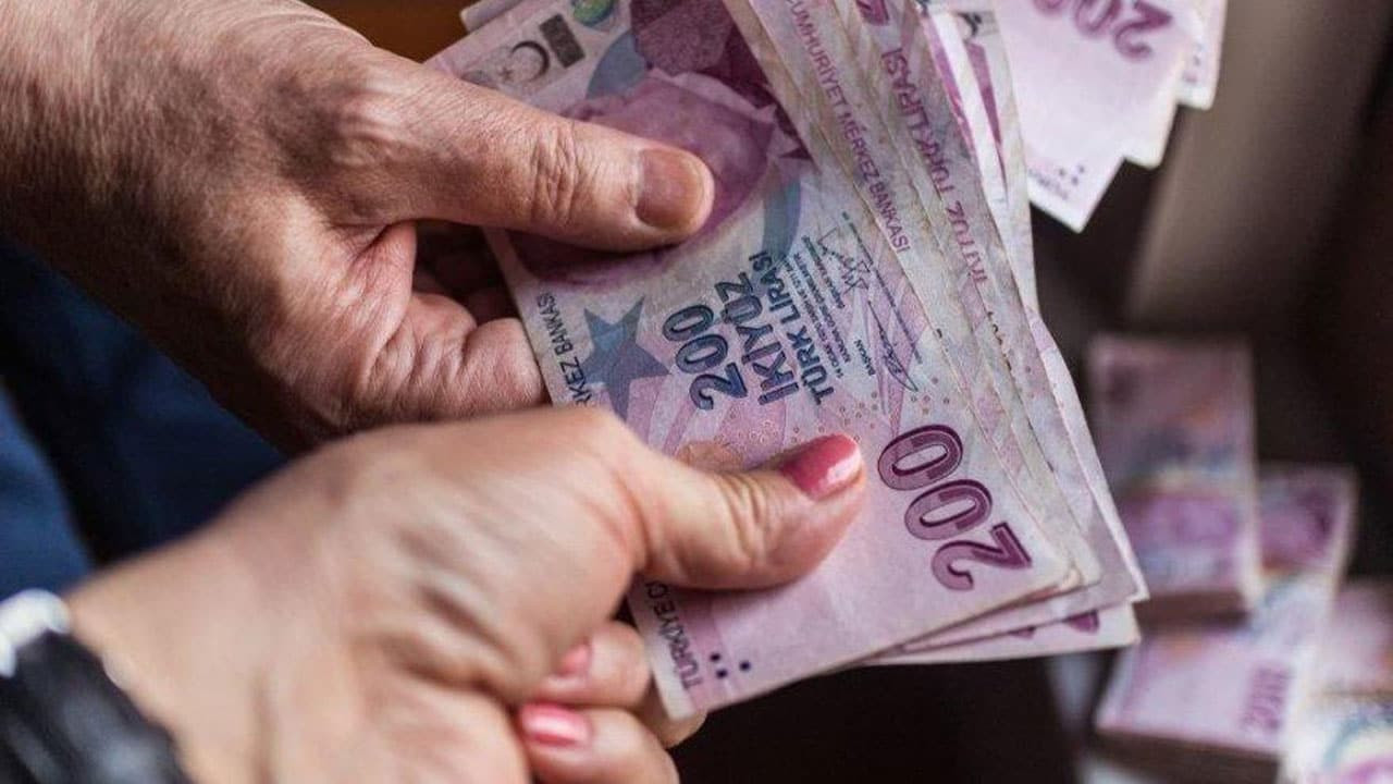 Emeklilerin Zam Beklentisi ve Kurban Bayramı İkramiyesi 2 emeklilerin-zam-beklentisi-ve-kurban-bayrami-ikramiyesi-Jfrkjg99.jpg