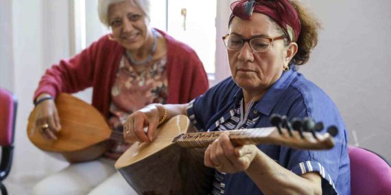 Erdemli Tömük Atölyesi’nde Kadınlar ve Çocuklar için Ücretsiz Bağlama Kursu