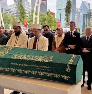 Erkan Yolaç Son Yolculuğuna Uğurlandı 2 Erkan Yolaç Cenazesi