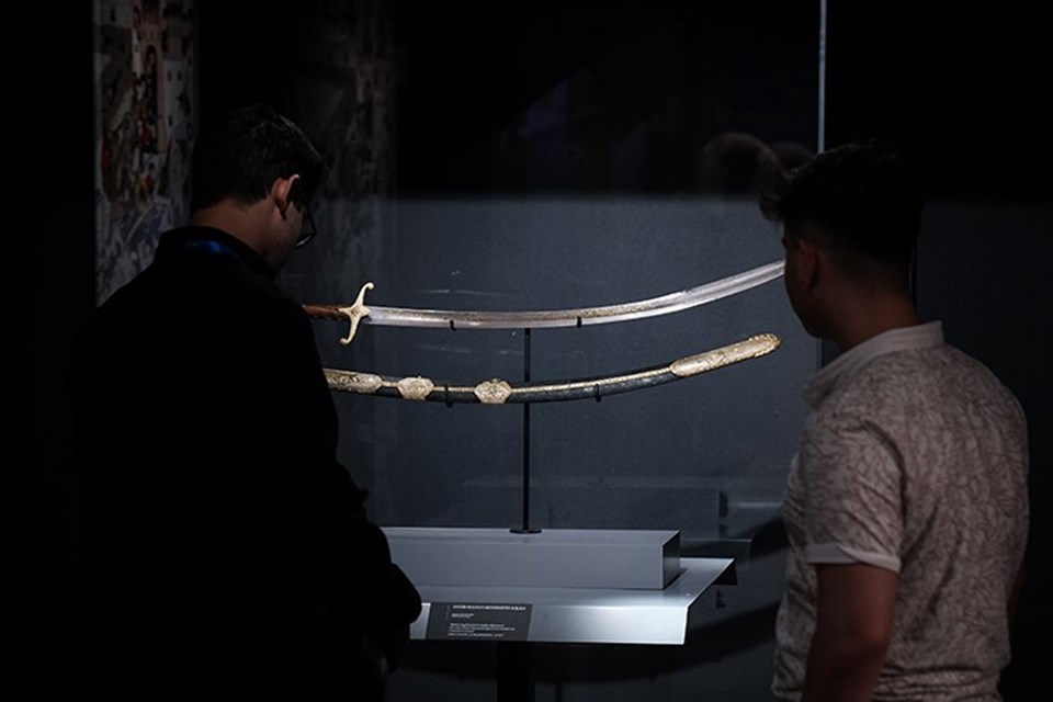 Fatih Sultan Mehmet Sergisi İstanbul'da Açıldı 2 Eserler Kronolojik Sırayla Sergileniyor
