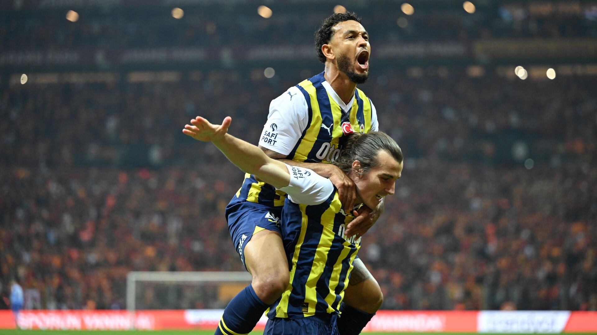 Galatasaray ve Fenerbahçe Maçlarında Yabancı VAR Hakemleri Görev Alacak 2 galatasaray-ve-fenerbahce-maclarinda-yabanci-var-hakemleri-gorev-alacak-KrBwswam.jpg