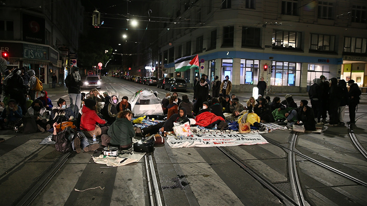 Hollanda'daki Protesto Gösterileri 1 Hollanda'daki Protesto Gösterileri