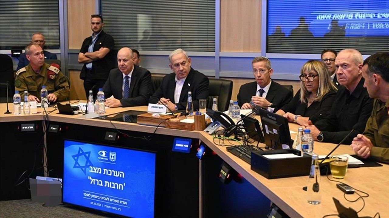 İsrail Hayom Gazetesi: Savaş Kabinesi Toplanıyor 2 israil-hayom-gazetesi-savas-kabinesi-toplaniyor-MSB5HwgC.jpg