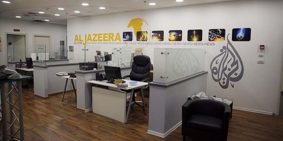 İsrail Hükümeti Al Jazeera Stüdyolarına Baskın Yaptı