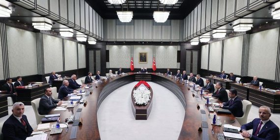 Cumhurbaşkanı Erdoğan’ın Başkanlığında Kabine Toplantısı: Ekonomi ve Öğretmen Atamaları Masada